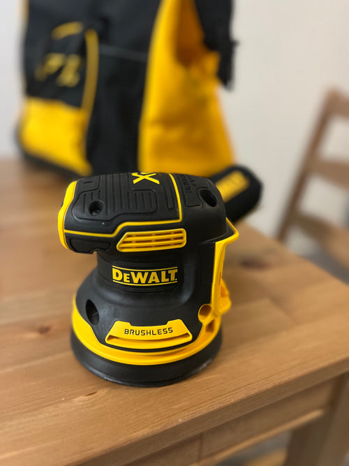 Random Orbital Sander. 20V MAX XR Cordless Brushless 5 in.