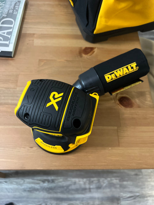 Random Orbital Sander. 20V MAX XR Cordless Brushless 5 in.